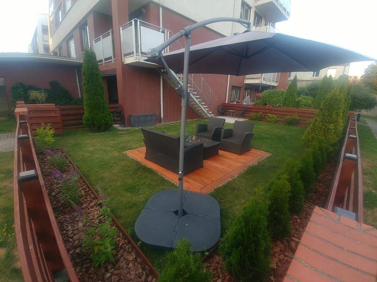 Apartament Jantar Z Ogrodem Kołobrzeg Esterno foto